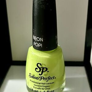 Salon Perfect Neon Green Nail Polish